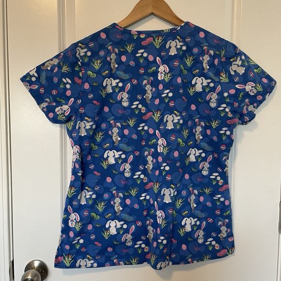 Zoe and Chloe Women's Uniform Scrub Top Size M Easter Bunny Eggs Flowers Spring - Picture 2 of 6